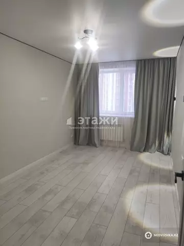2-комнатная квартира, этаж 4 из 9, 38 м²