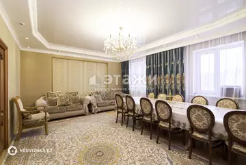 3-комнатная квартира, этаж 10 из 19, 118 м²