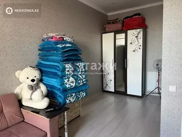 1-комнатная квартира, этаж 10 из 12, 40 м²