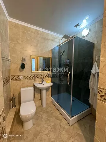 5-комнатная квартира, этаж 3 из 7, 147 м²