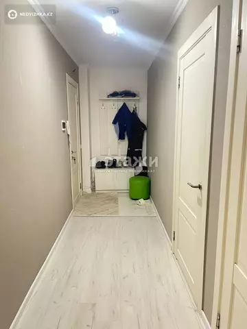 2-комнатная квартира, этаж 3 из 9, 45 м²