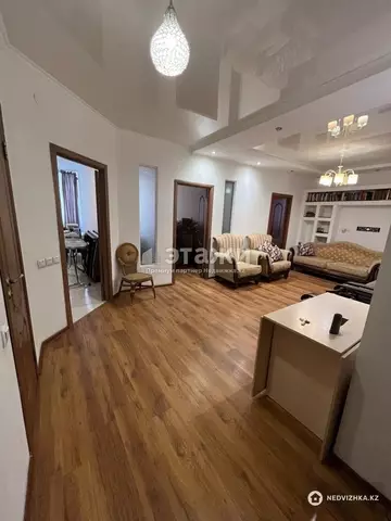 3-комнатная квартира, этаж 2 из 17, 75 м²