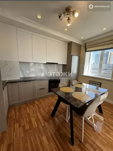 3-комнатная квартира, этаж 10 из 23, 90 м²