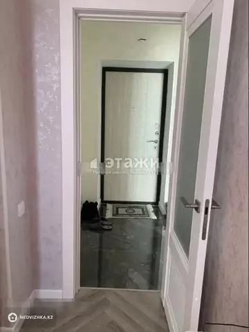 2-комнатная квартира, этаж 9 из 10, 42 м²