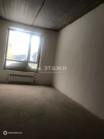 1-комнатная квартира, этаж 2 из 12, 38 м²