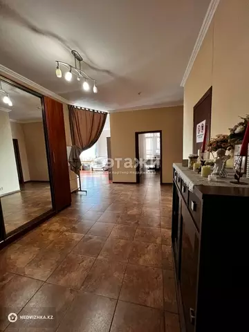 2-комнатная квартира, этаж 2 из 10, 112 м²