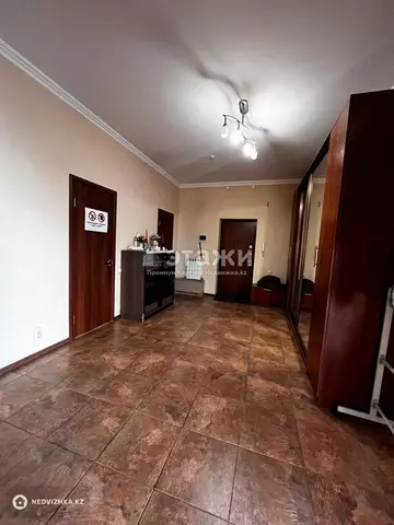 2-комнатная квартира, этаж 2 из 10, 112 м²