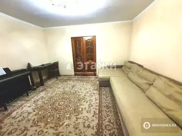4-комнатная квартира, этаж 4 из 9, 82 м²