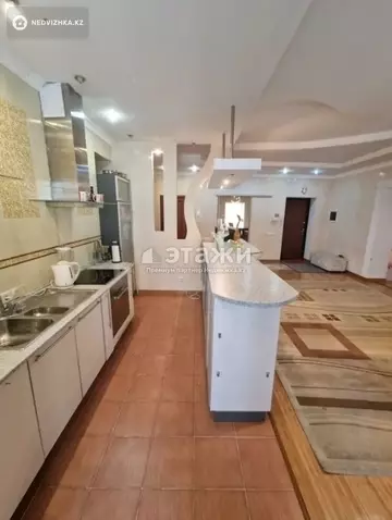 3-комнатная квартира, этаж 2 из 8, 150 м²