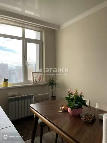 2-комнатная квартира, этаж 8 из 8, 60 м²
