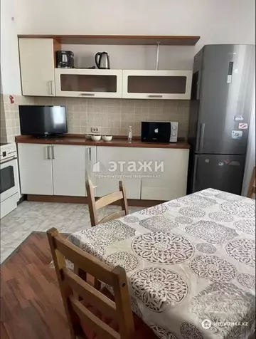 2-комнатная квартира, этаж 4 из 12, 90 м²