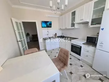 2-комнатная квартира, этаж 8 из 25, 65 м²