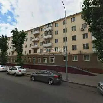 3-комнатная квартира, этаж 4 из 5, 61 м²