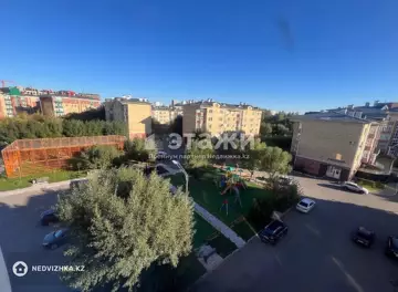 2-комнатная квартира, этаж 4 из 5, 80 м²