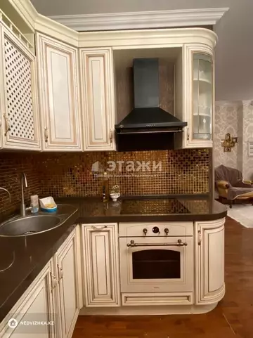 2-комнатная квартира, этаж 20 из 42, 80 м²