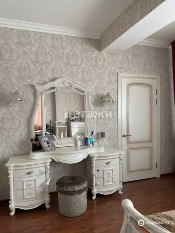 2-комнатная квартира, этаж 20 из 42, 80 м²