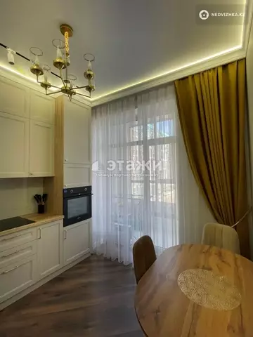 1-комнатная квартира, этаж 4 из 10, 37 м²