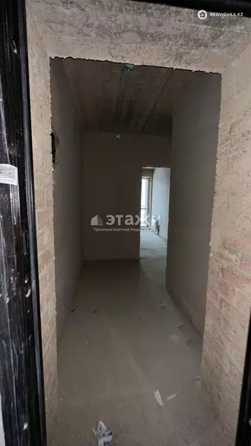 1-комнатная квартира, этаж 11 из 12, 38 м²