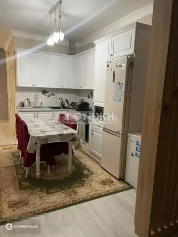 3-комнатная квартира, этаж 2 из 9, 83 м²