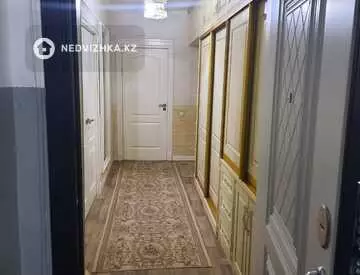 2-комнатная квартира, этаж 3 из 6, 65 м²