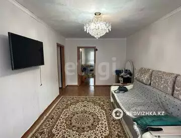 2-комнатная квартира, этаж 3 из 5, 42 м²