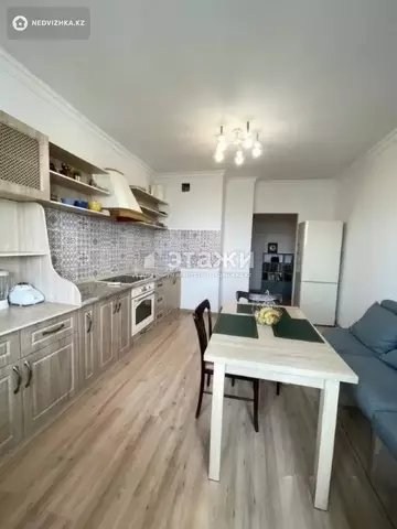 1-комнатная квартира, этаж 10 из 10, 60 м²