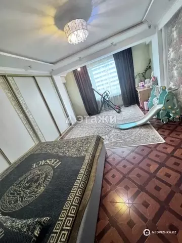 2-комнатная квартира, этаж 4 из 10, 73 м²