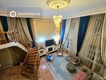 5-комнатный дом, 10 соток, 300 м², на длительный срок