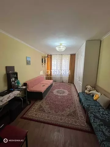 2-комнатная квартира, этаж 4 из 5, 60 м²