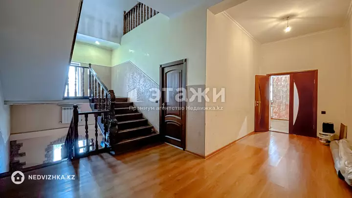771 м², 30-комнатный дом, 1 соток, 771 м², изображение - 1