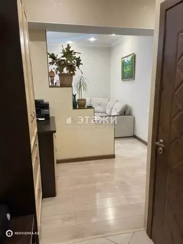 3-комнатная квартира, этаж 1 из 6, 72 м²