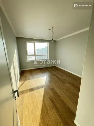 2-комнатная квартира, этаж 10 из 12, 64 м²