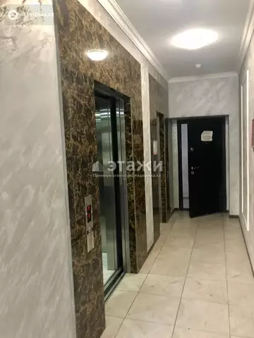 1-комнатная квартира, этаж 10 из 12, 80 м², на длительный срок