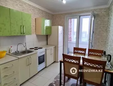 78 м², 3-комнатная квартира, этаж 5 из 12, 78 м², посуточно, изображение - 2