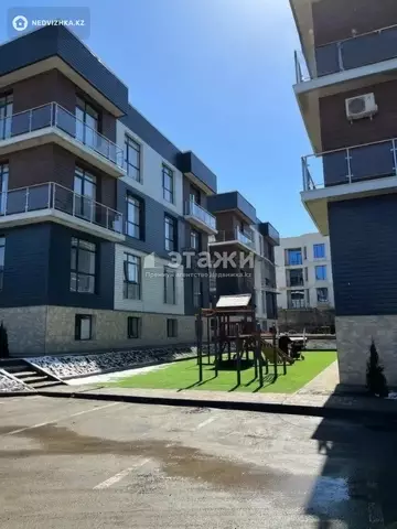 3-комнатная квартира, этаж 1 из 3, 60 м², на длительный срок