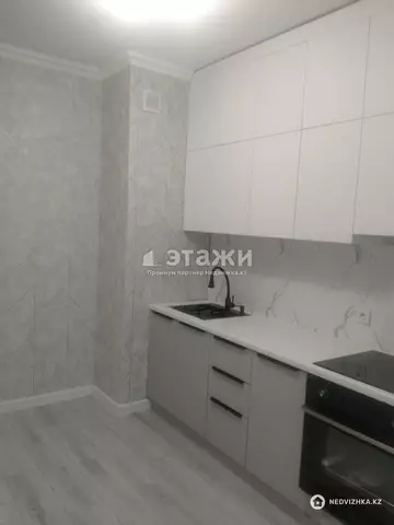 3-комнатная квартира, этаж 3 из 12, 64 м²