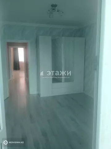 3-комнатная квартира, этаж 3 из 12, 64 м²