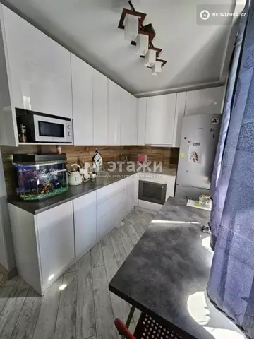 2-комнатная квартира, этаж 3 из 3, 52 м²