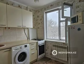 2-комнатная квартира, этаж 3 из 5, 45 м²