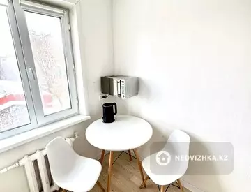 3-комнатная квартира, этаж 5 из 5, 60 м², посуточно