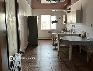 4-комнатный дом, 0.9 соток, 160 м²