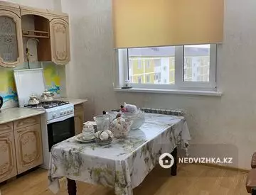 3-комнатная квартира, этаж 5 из 5, 81 м², на длительный срок