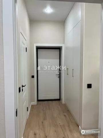 2-комнатная квартира, этаж 8 из 9, 40 м²