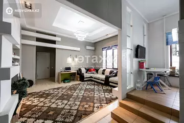 2-комнатная квартира, этаж 4 из 5, 74 м²