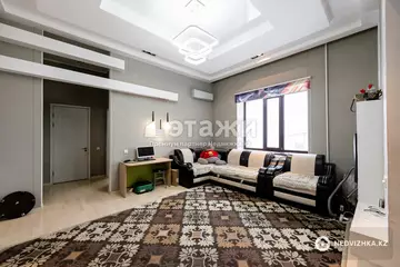 2-комнатная квартира, этаж 4 из 5, 74 м²
