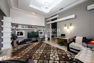 2-комнатная квартира, этаж 4 из 5, 74 м²