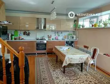 6-комнатный дом, 3.2 соток, 140 м²