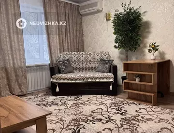 2-комнатная квартира, этаж 1 из 5, 40 м², посуточно