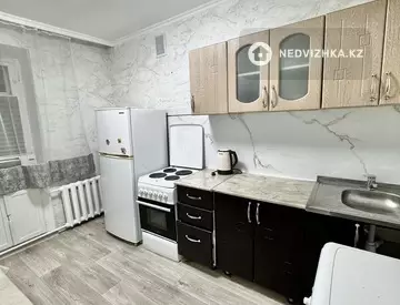 2-комнатная квартира, этаж 1 из 9, 52 м², по часам