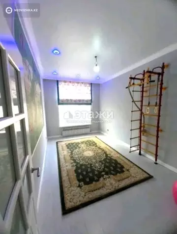 3-комнатная квартира, этаж 8 из 10, 80 м²